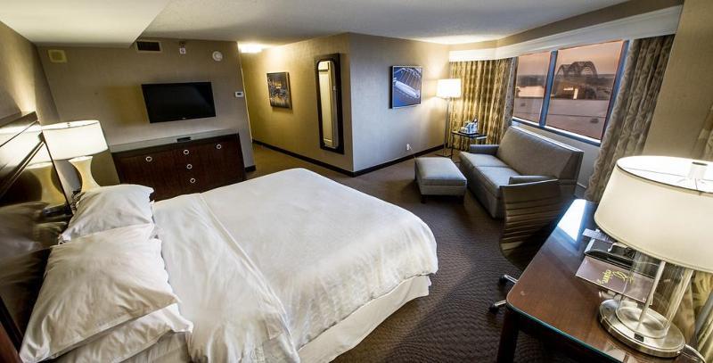 Sheraton Memphis Downtown Hotel Экстерьер фото